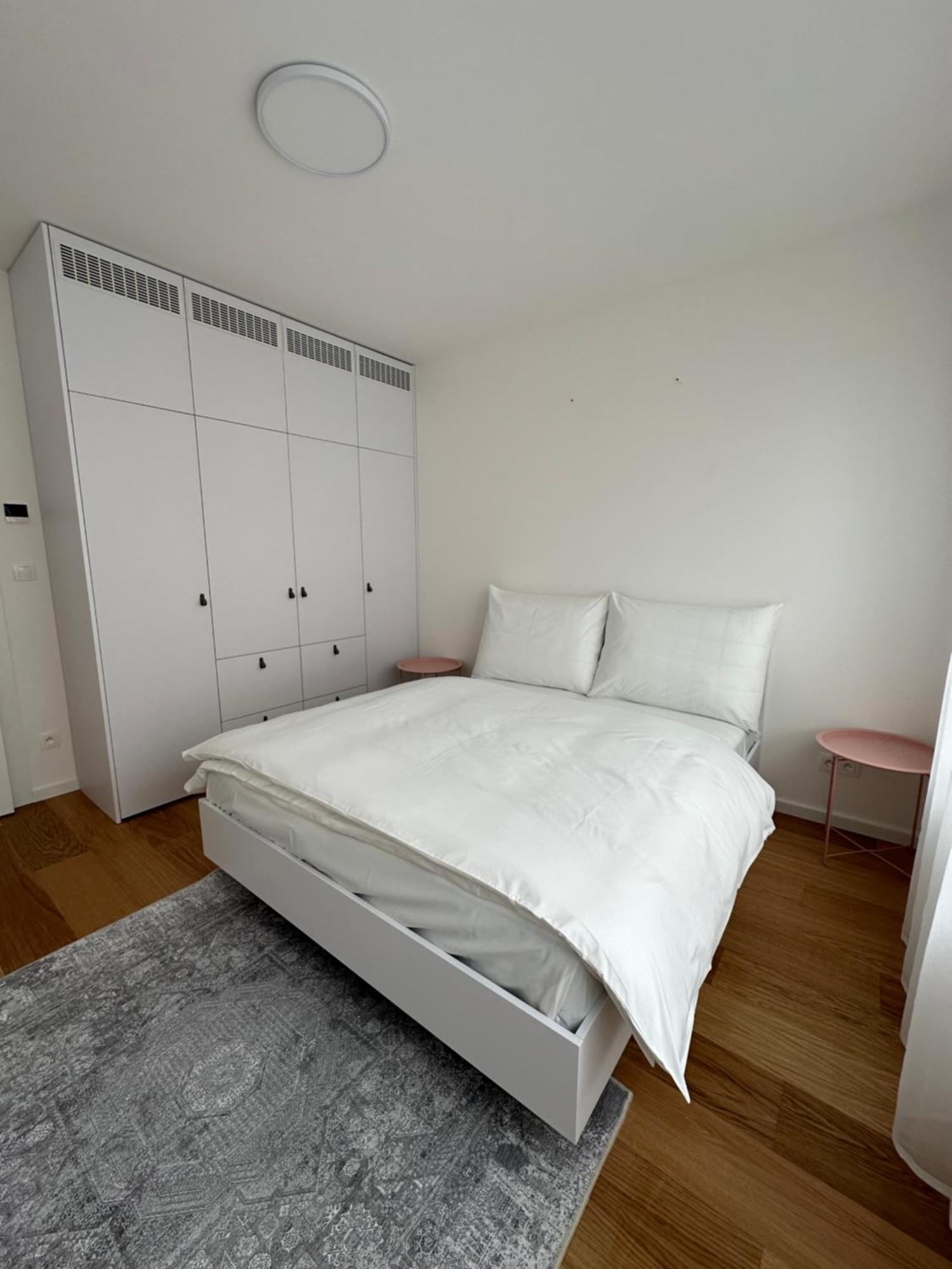 Aurora Apartments บราติสลาวา ภายนอก รูปภาพ