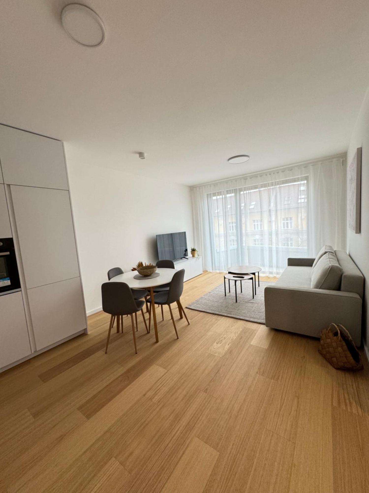 Aurora Apartments บราติสลาวา ภายนอก รูปภาพ